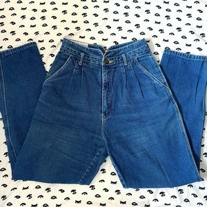 Unique Vintage Mom Jeans!